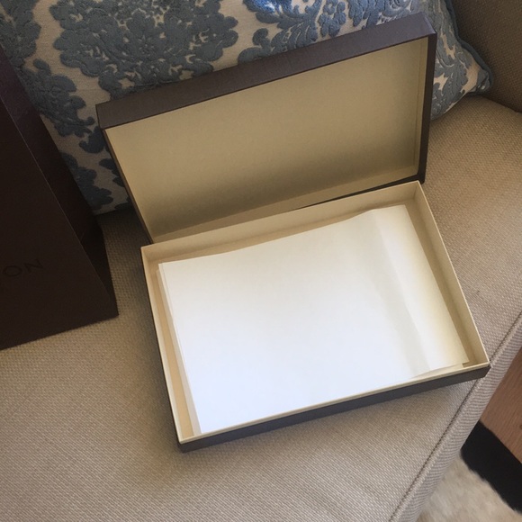 Louis Vuitton new brown box and brown shopping bag - Picture 2 of 3